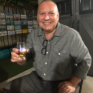 Meet your Posher, Carlos